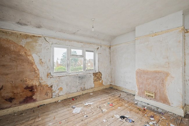 87 Bradwell Road, Bradville, Milton Keynes, MK13 7AX 1