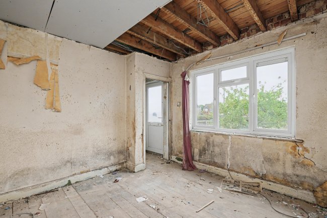 87 Bradwell Road, Bradville, Milton Keynes, MK13 7AX 1