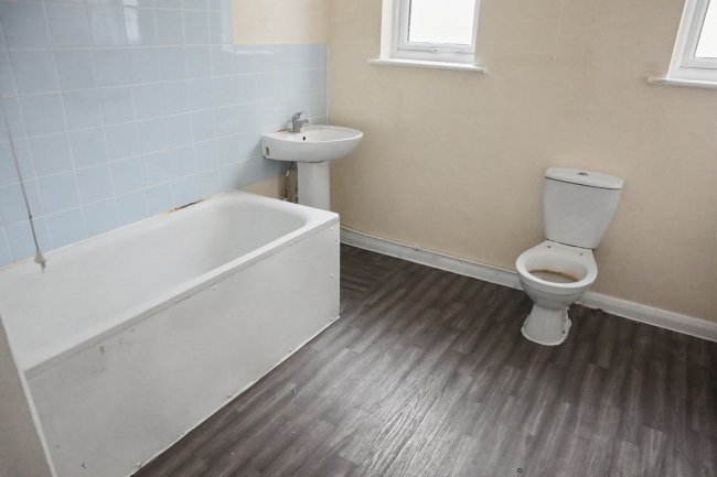 Flat D, 14 Aldrington Road, London SW16 1TH 4