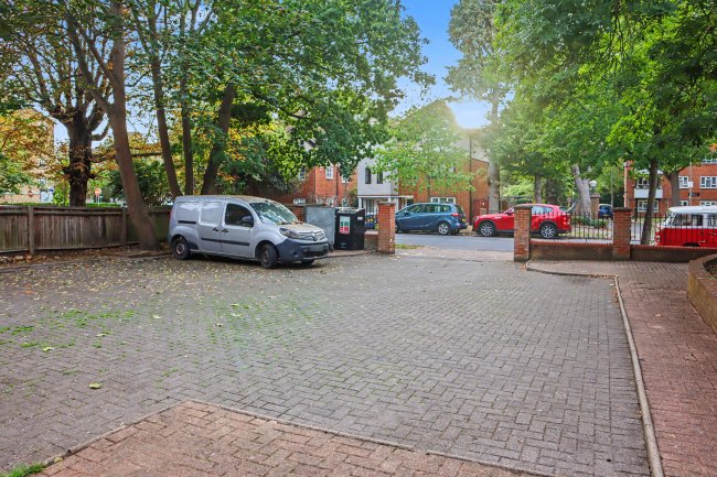 Flat D, 14 Aldrington Road, London SW16 1TH 4