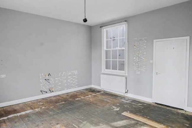 203B Uxbridge Road, London, W12 9DH 7