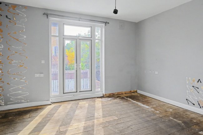 203B Uxbridge Road, London, W12 9DH 7