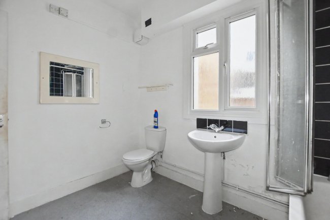 Flat A & Flat B, 3 Plumstead Common Road, London, SE18 3AP 2