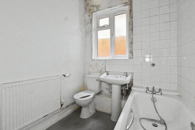 Flat A & Flat B, 3 Plumstead Common Road, London, SE18 3AP 2