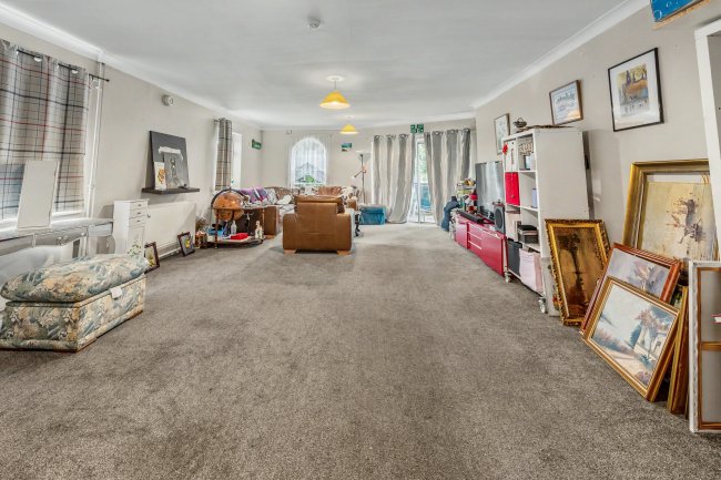 149 Ash Street, Ash, Aldershot, Surrey, GU12 6LJ 10