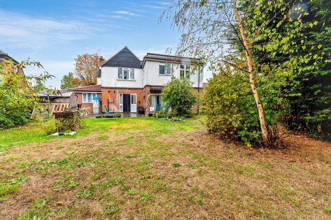 149 Ash Street, Ash, Aldershot, Surrey, GU12 6LJ 10