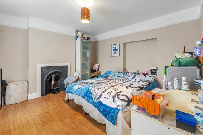 149 Ash Street, Ash, Aldershot, Surrey, GU12 6LJ 10