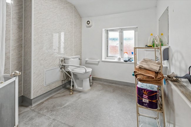 149 Ash Street, Ash, Aldershot, Surrey, GU12 6LJ 10