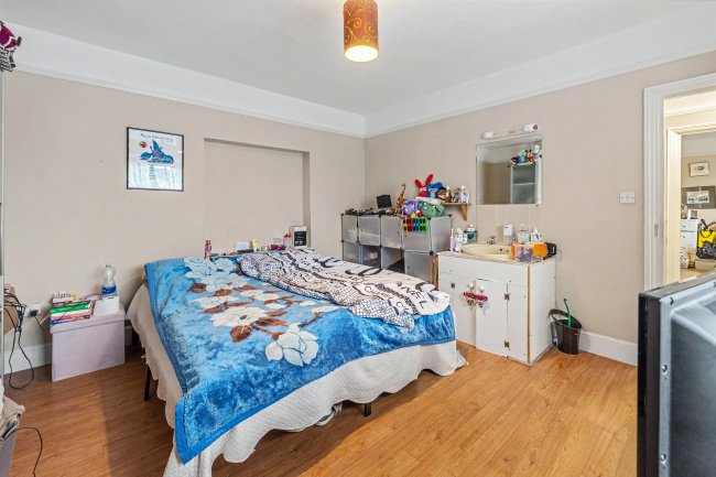 149 Ash Street, Ash, Aldershot, Surrey, GU12 6LJ 10
