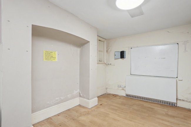 82 Normandy Street, Alton, Hampshire, GU34 1DH 1