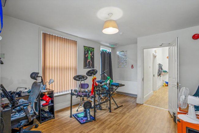 82 Normandy Street, Alton, Hampshire, GU34 1DH 1