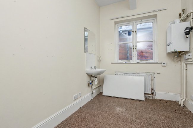 82 Normandy Street, Alton, Hampshire, GU34 1DH 1