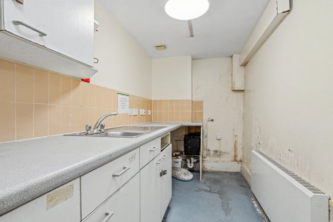 82 Normandy Street, Alton, Hampshire, GU34 1DH 1