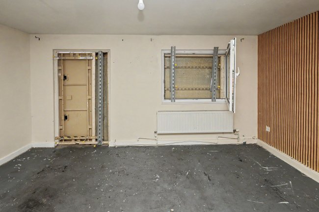 92 William Morley Close, London E6 1QZ 4