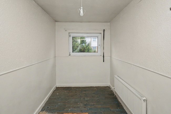 92 William Morley Close, London E6 1QZ 4