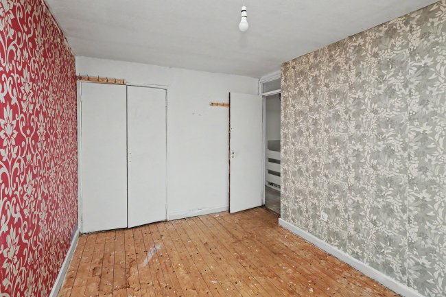 92 William Morley Close, London E6 1QZ 4