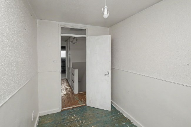 92 William Morley Close, London E6 1QZ 4