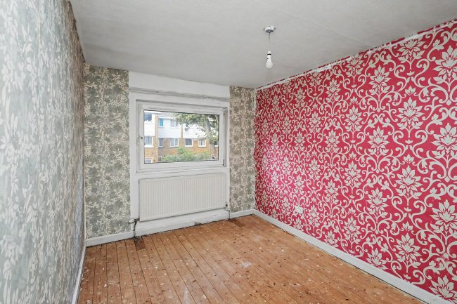 92 William Morley Close, London E6 1QZ 4