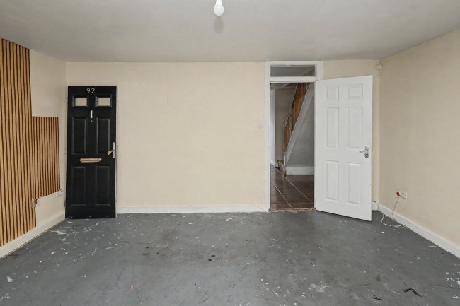 92 William Morley Close, London E6 1QZ 4