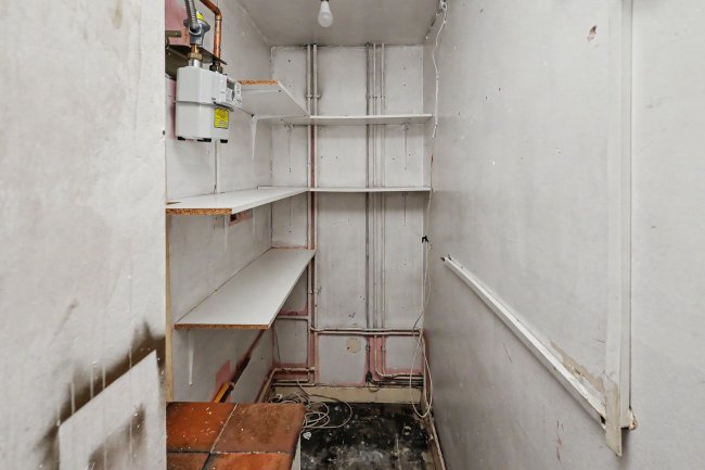 92 William Morley Close, London E6 1QZ 4