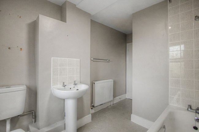 69 Dames Road, London E7 0DW 8