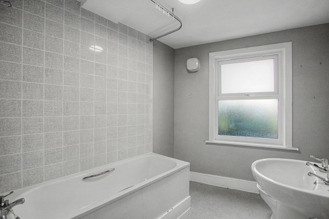 69 Dames Road, London E7 0DW 8