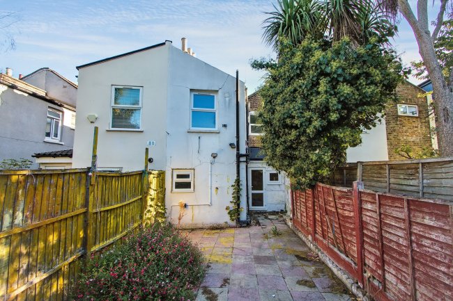 69 Dames Road, London E7 0DW 8