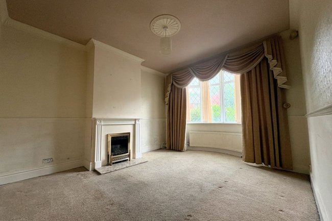 35 Darley Grove, Farnworth, Bolton, Lancashire BL4 7RZ 2