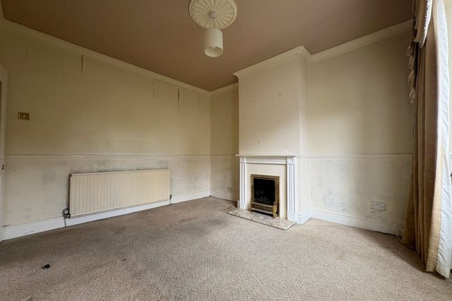 35 Darley Grove, Farnworth, Bolton, Lancashire BL4 7RZ 2