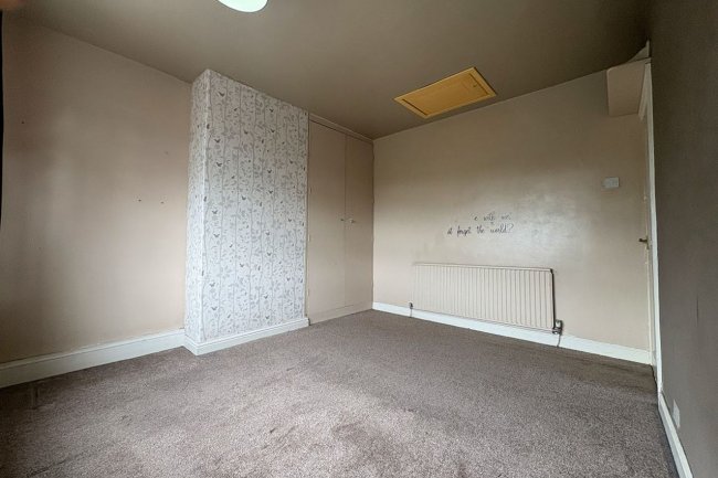 35 Darley Grove, Farnworth, Bolton, Lancashire BL4 7RZ 2