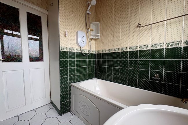 35 Darley Grove, Farnworth, Bolton, Lancashire BL4 7RZ 2