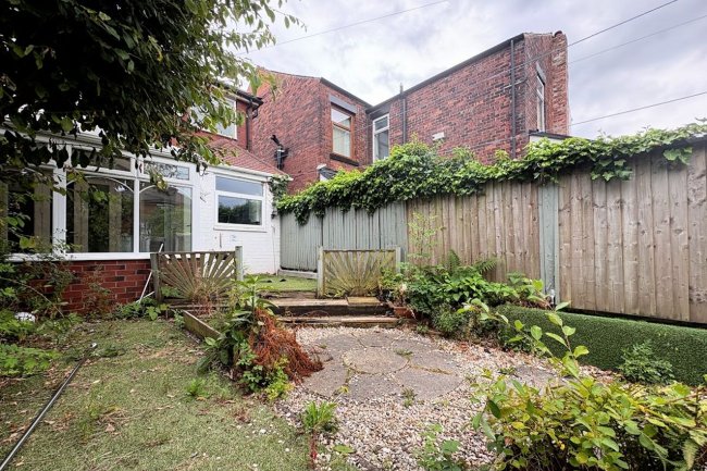 35 Darley Grove, Farnworth, Bolton, Lancashire BL4 7RZ 2