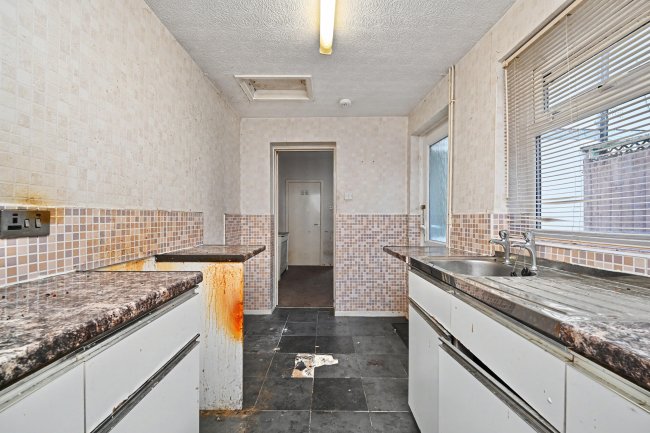 145 Coltham Road, Willenhall, West Midlands, WV12 5PZ 4