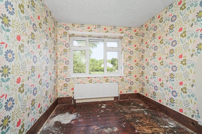 257 Kingsway Park, Urmston, Manchester M41 7EE 2