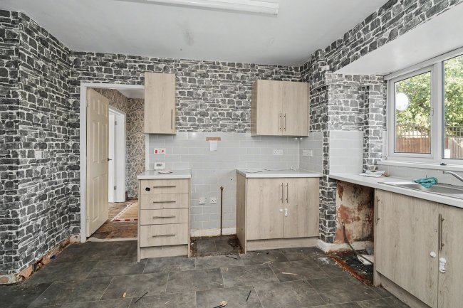 257 Kingsway Park, Urmston, Manchester M41 7EE 2