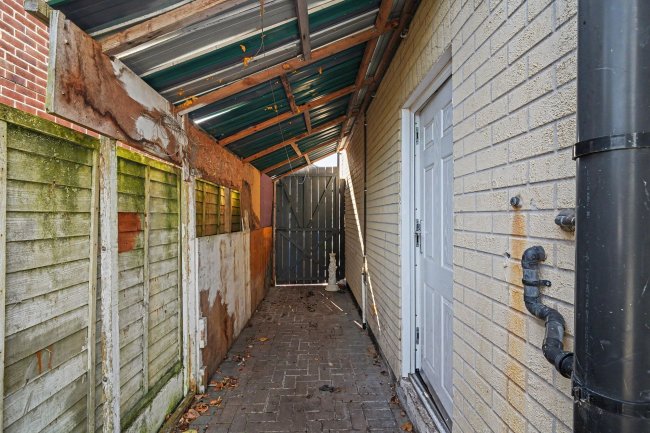 257 Kingsway Park, Urmston, Manchester M41 7EE 2