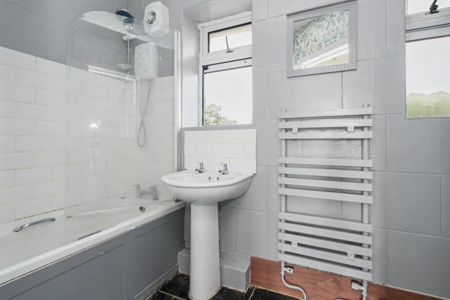 257 Kingsway Park, Urmston, Manchester M41 7EE 2