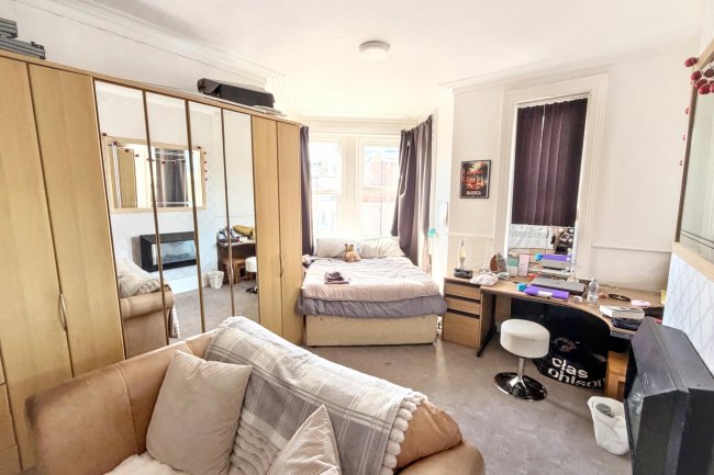 1 Frances Road, Bournemouth, Dorset BH1 3RY 8
