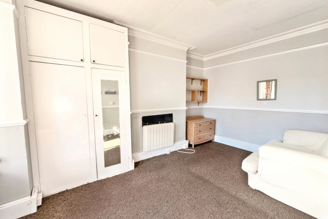 25 Windsor Road, Bournemouth, Dorset BH5 1DT 6
