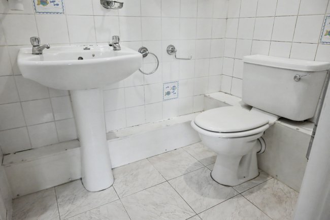 Flat 4, 101 Church Road, Richmond, Surrey, TW10 6LU 9
