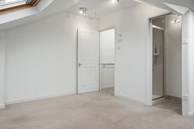 Flat 4, 101 Church Road, Richmond, Surrey, TW10 6LU 9