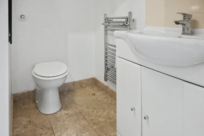 Flat 4, 101 Church Road, Richmond, Surrey, TW10 6LU 9