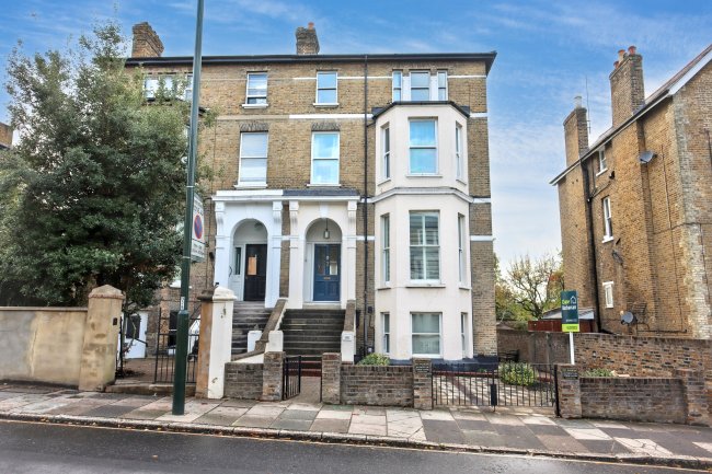 Flat 4, 101 Church Road, Richmond, Surrey, TW10 6LU 9
