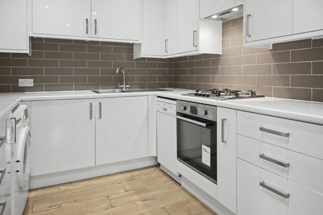 Flat 4, 101 Church Road, Richmond, Surrey, TW10 6LU 9