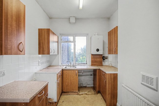 Flat B, 43 Victoria Road, Finsbury Park, London, N4 3SJ 2