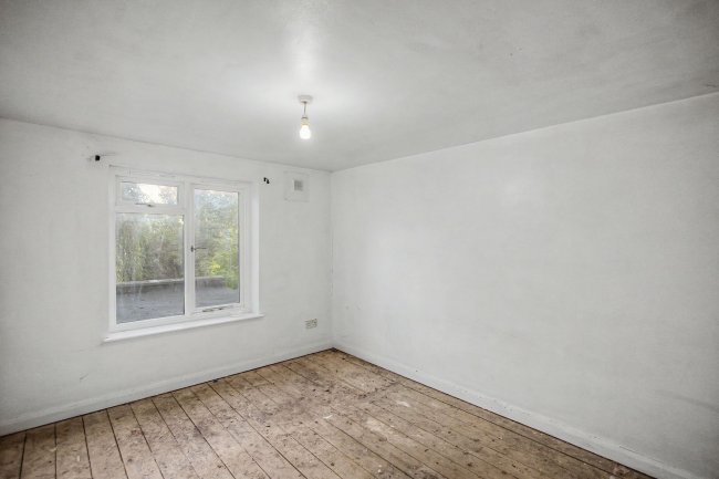 Flat B, 43 Victoria Road, Finsbury Park, London, N4 3SJ 2