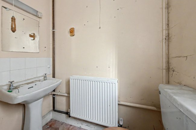 Flat C, 30 Colvestone Crescent, Hackney, London, E8 2LH 10