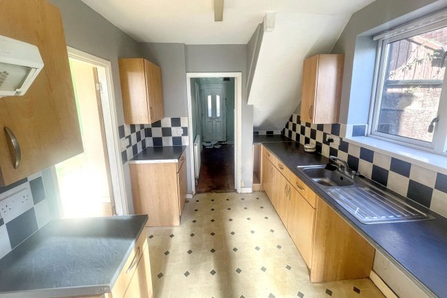 95 Milford Road, Yeovil, Somerset, BA21 4QJ 9