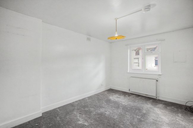 Flat B, 93 Sandringham Road, London, NW2 5EJ 3
