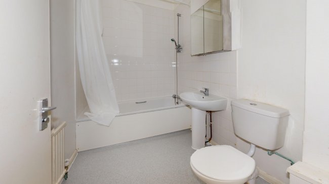Flat 4 12 Kings Avenue, Ealing, London, W5 2SH 1